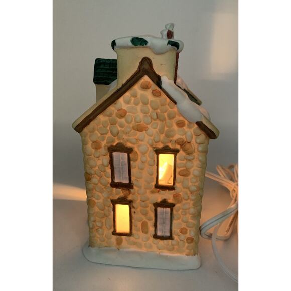 Dickensville Collectibles Porcelain Lighted House With Box 1989 - Picture 4 of 7